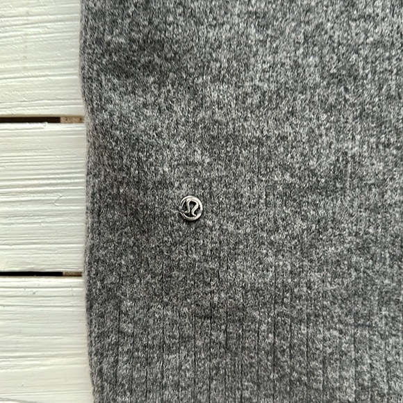 NWT Lululemon Restful Intention Sweater
Black Heathered Core Dark Grey size M - Picture 12 of 12